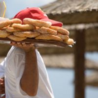 Top 5 des gourmandises régressives qu’on mange à la plage