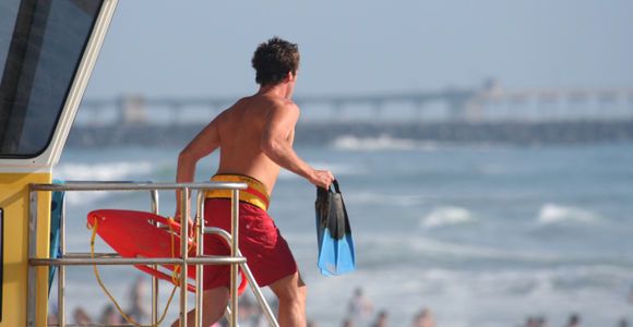 Noyades en série : les policiers doivent-ils investir les plages ?