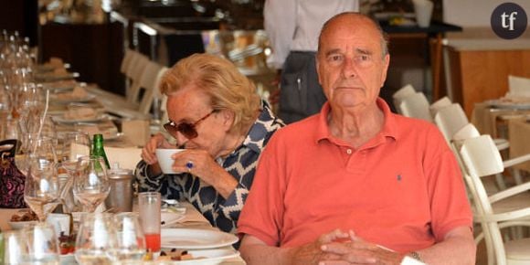 Jacques Chirac trompe l’ennui en vacances et fume en cachette