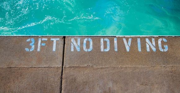 Une mère interdite d'allaiter dans une piscine municipale