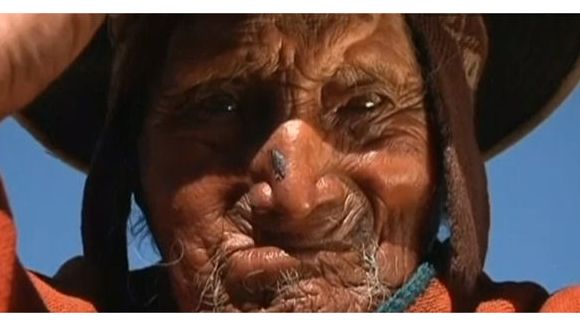Carmelo Flores Laura, 123 ans, est l'homme le plus vieux du monde