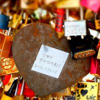 Les "cadenas d'amour" du pont des Arts bientôt interdits ?