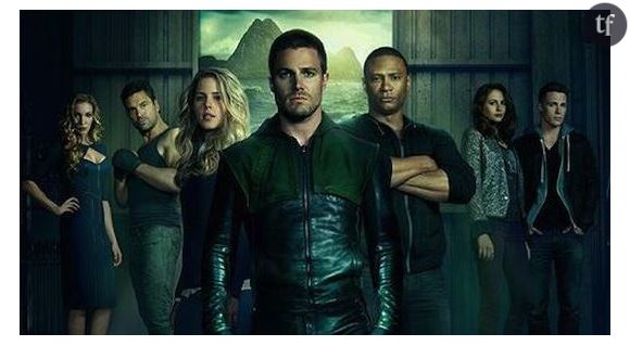 Arrow Saison 2 : Stephen Amell se dévoile sur une nouvelle affiche