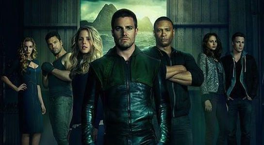 Arrow Saison 2 : Stephen Amell se dévoile sur une nouvelle affiche