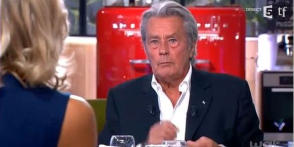 C à vous : Alain Delon fait polémique en parlant des homosexuels