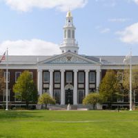 Parité : Harvard Business School montre la voie aux grandes écoles