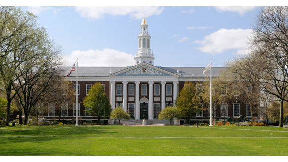 Parité : Harvard Business School montre la voie aux grandes écoles