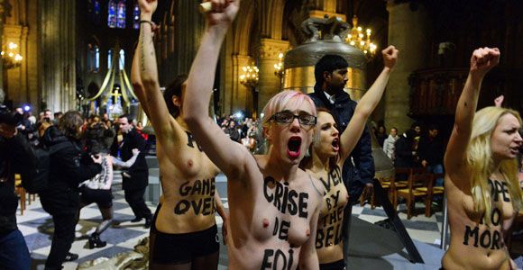 Femen jugées pour leur action à Notre-Dame : que risquent-elles ?