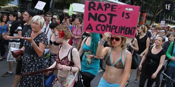 Slutwalk 2013 : marche contre le viol et la culpabilisation des victimes - vidéo