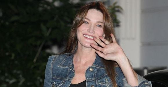 Carla Bruni-Sarkozy : trou de mémoire lors d'un gala pour Alzheimer - vidéo 