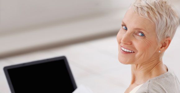 Force femmes : 900 femmes unies contre les discriminations liées à l'âge et au genre