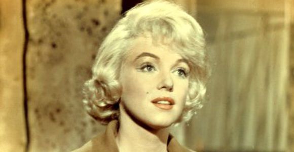 Marilyn Monroe a fait de la chirurgie esthétique selon son dossier médical