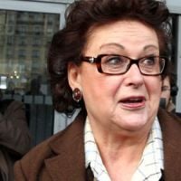 Christine Boutin couverte de baisers par des ex-Femen - vidéo