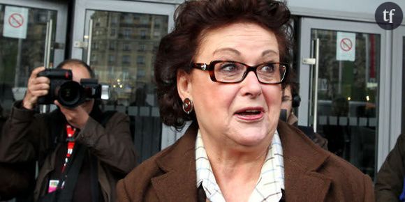 Christine Boutin couverte de baisers par des ex-Femen - vidéo