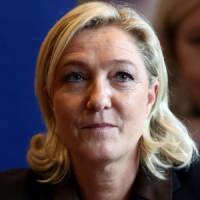 Marine Le Pen : "La Voix du Nord" surveille-t-elle les candidats du FN ?