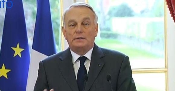 Écotaxe : "Suspension n'est pas supression", se défend Jean-Marc Ayrault