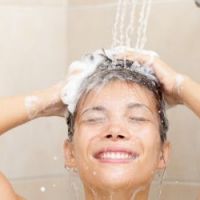 Prendre une douche par semaine : écolo et meilleur pour la peau