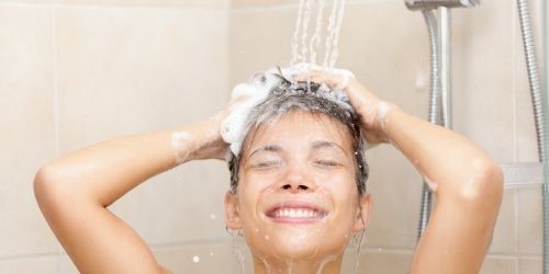 Prendre une douche par semaine : écolo et meilleur pour la peau