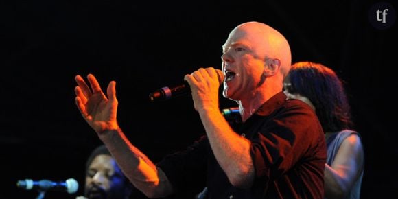 Jimmy Somerville en duo surprenant dans les rues de Berlin