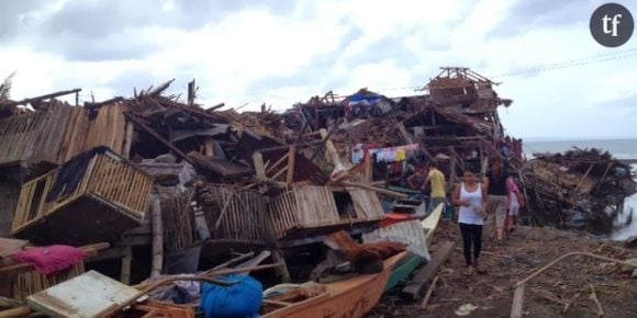 Typhon Haiyan : des médecins contraints d'opérer à la lampe frontale