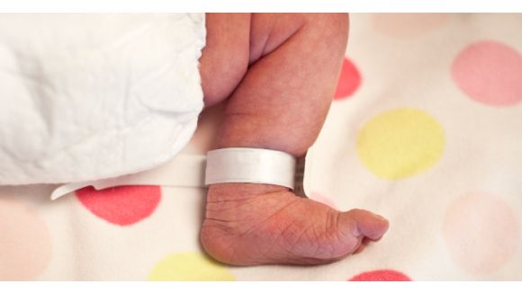 Un bébé naît alors que sa mère est en état de mort cérébrale depuis 3 mois