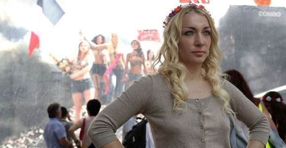 Femen arrive en Grande-Bretagne et se présente comme "l'Al-Qaida féministe"