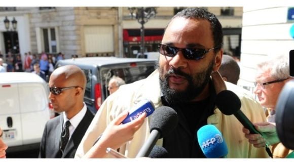 Dieudonné se vante du soutien de 100 000 personnes contre la Licra