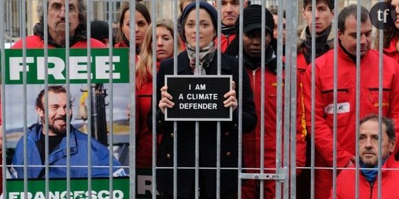 Greenpeace: Marion Cotillard, derrière les barreaux pour soutenir 30 militants