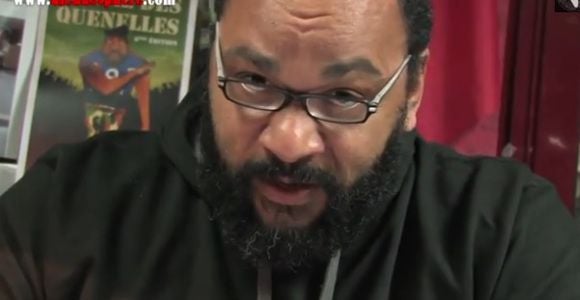 Dieudonné menace Yann Barthès : "Si tu veux jouer au con, on va jouer" - vidéo