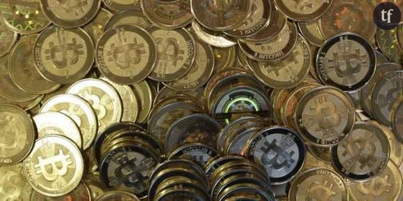 Bitcoin : Comment fonctionne la monnaie virtuelle et pourquoi  sa valeur s'envole-t-elle ?