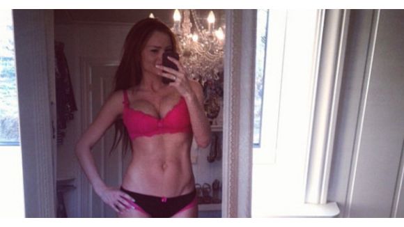 Elle exhibe des abdos en béton 4 jours après son accouchement : provocation ? 