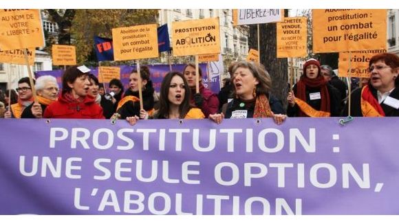 Prostitution et pénalisation des clients : faut-il copier le modèle suédois ? 