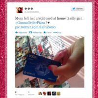 NeedADebitCard, le compte Twitter qui recense les photos de cartes bancaires publiées sur la toile