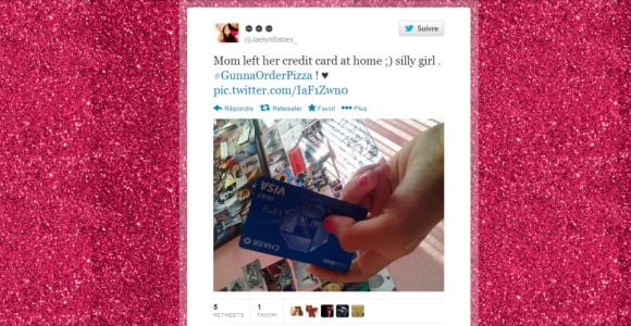 NeedADebitCard, le compte Twitter qui recense les photos de cartes bancaires publiées sur la toile