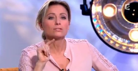 Anne-Sophie Lapix : Anny Duperey prend mal sa boulette dans "C à vous" - vidéo