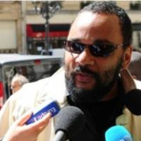 Dieudonné : sa compagne dépose la marque « quenelle »