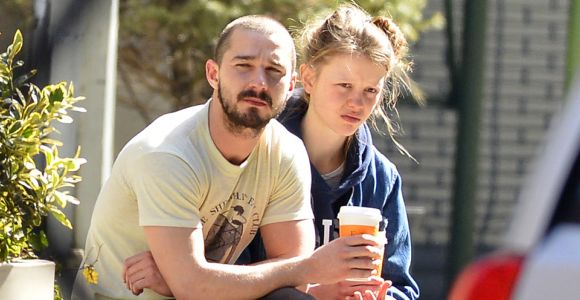 Shia LaBeouf menace de mort le fiancé d'une de ses fans