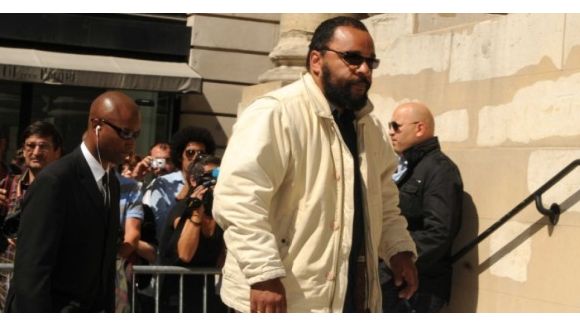 Dieudonné : un hacker dévoile l'identité des quenelleurs