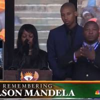 Mandela: qu’a vraiment dit le faux interprète en langue des signes lors de l’hommage ? - en vidéo