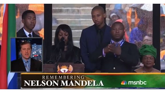 Mandela: qu’a vraiment dit le faux interprète en langue des signes lors de l’hommage ? - en vidéo