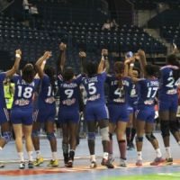 Handball : des Bleues aux deux visages se qualifient pour les quarts de finale du Mondial