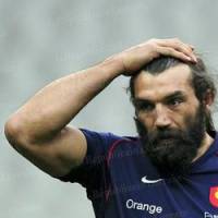 Sébastien Chabal pète les plombs et frappe Marc Giraud en plein match (Vidéo)