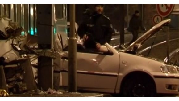 Une fillette toujours entre la vie et la mort après un accident de tram à Saint-Denis