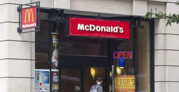 Mc Donald's déconseille à ses employés de manger dans des fast-foods