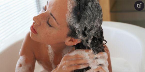 Shampoing : la meilleure façon de se laver les cheveux en cinq points