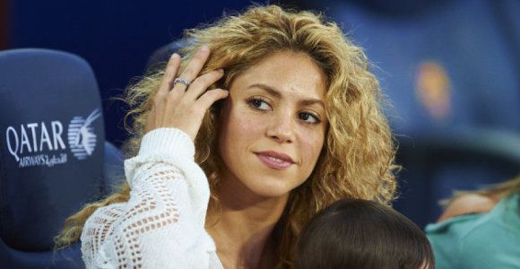 Piqué craque pour les formes de Shakira