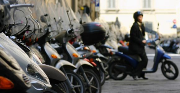 Le stationnement payant pour moto et scooter à Paris, c'est pour bientôt ?