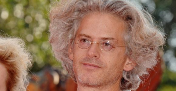 Santiago Amigorena : l'ex de Julie Gayet dit qu'elle est "très calme, très sûre d'elle"