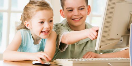 Facebook : Mark Zuckerberg veut éduquer les enfants de moins de 13 ans