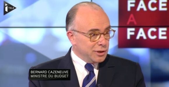 Bernard Cazeneuve appelle Julie Gayet "la compagne" de François Hollande